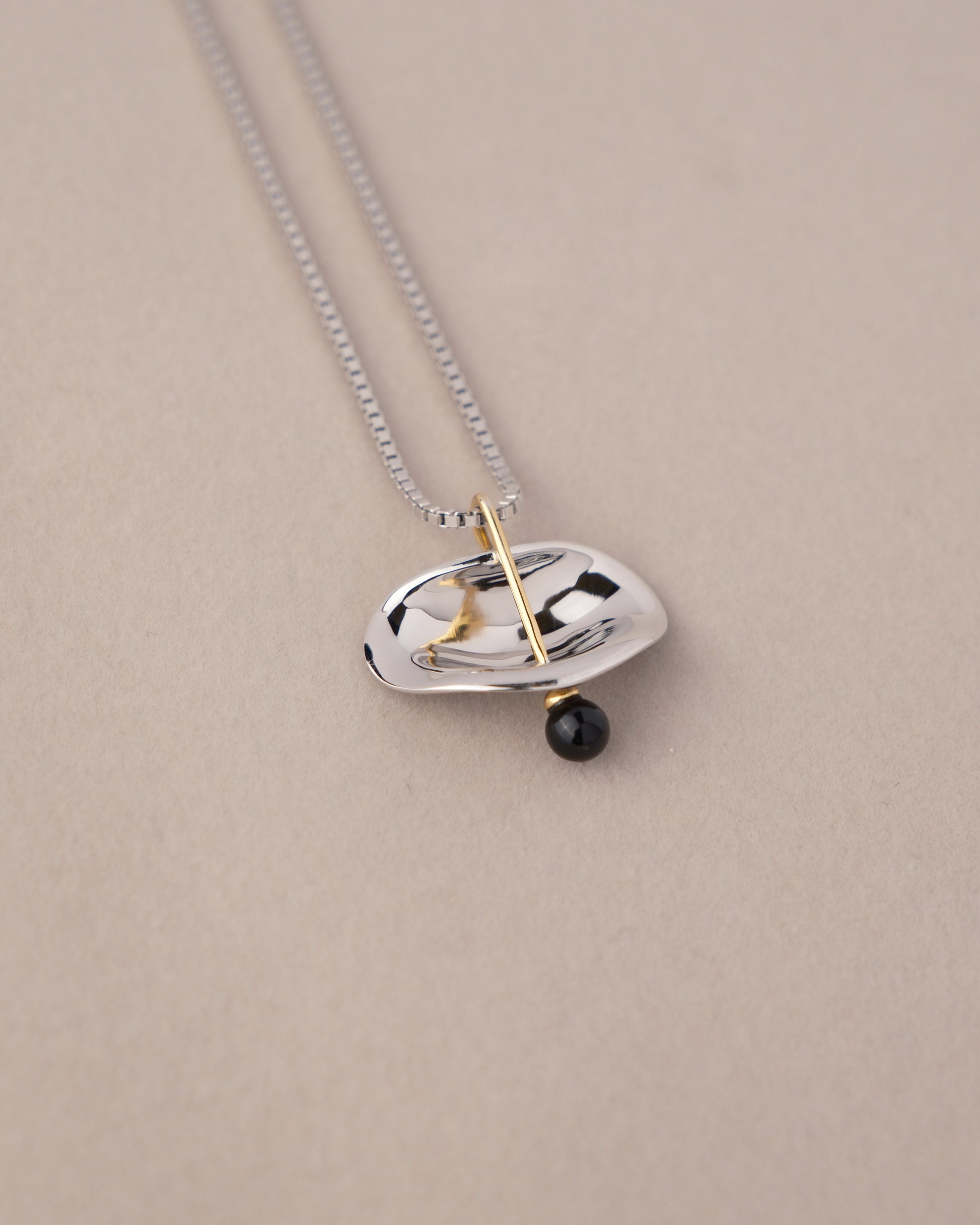 Lilium Pendant Necklace