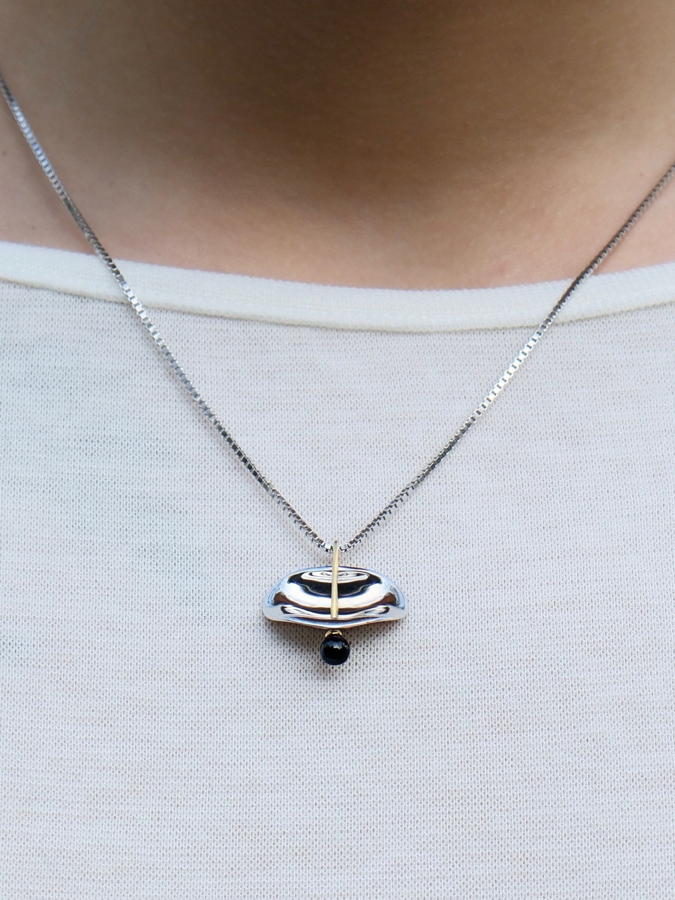 Lilium Pendant Necklace